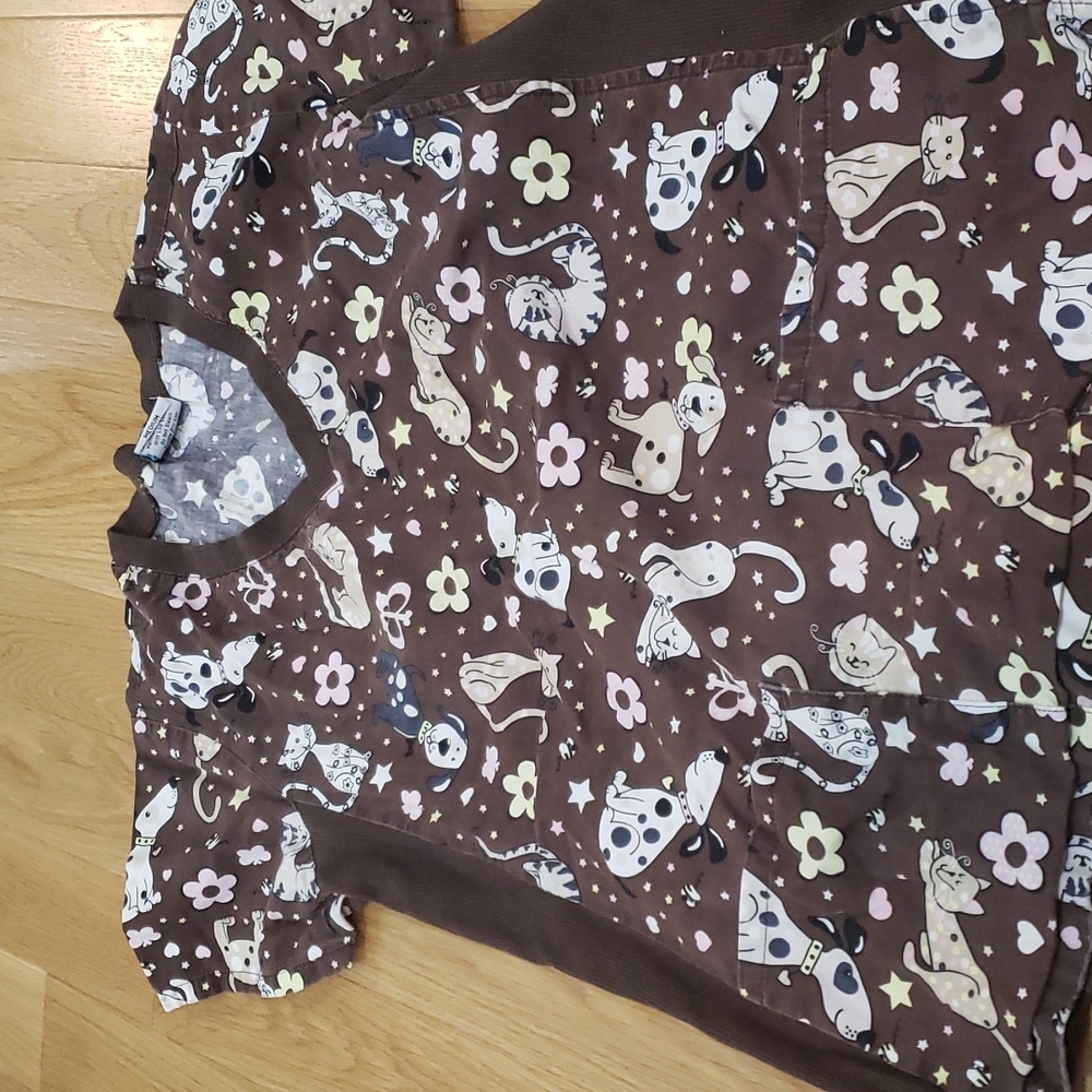 Scrub top